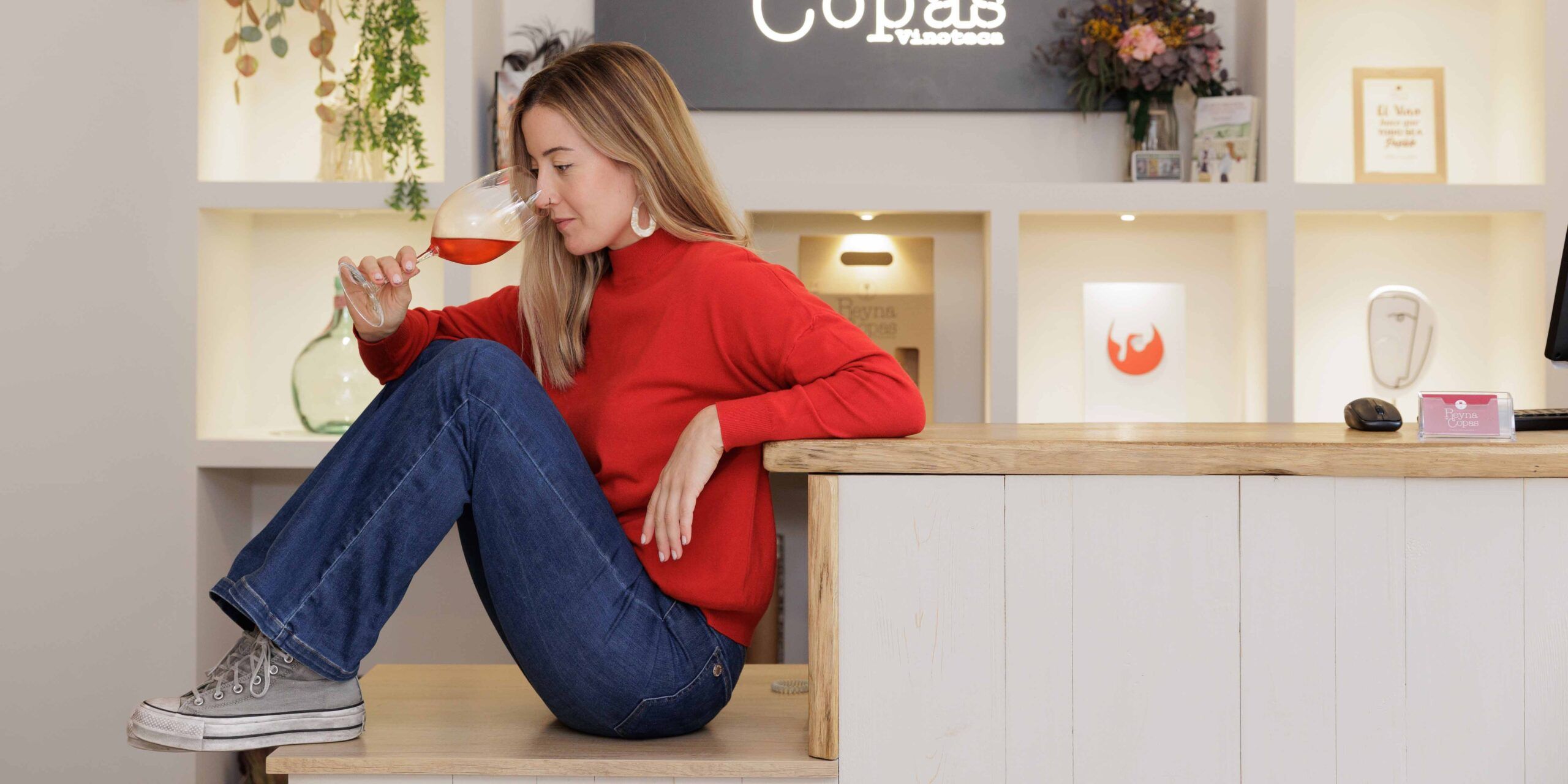 REYNA DE COPAS VINOTECA / BEATRIZ LÓPEZ MARTÍNEZ (Olite / Erriberri)